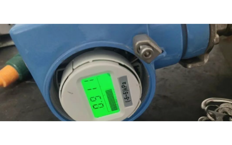 压力变送器负极接地，表亮了为什么电流不准？