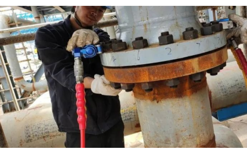 冶金余热回收设备螺栓安装预紧选用KWZK江南官方站网页版_江南（中国）液压力矩扳手